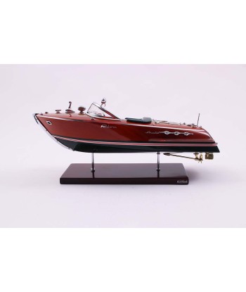 Maquette Riva Ariston 25cm ouvre sa boutique